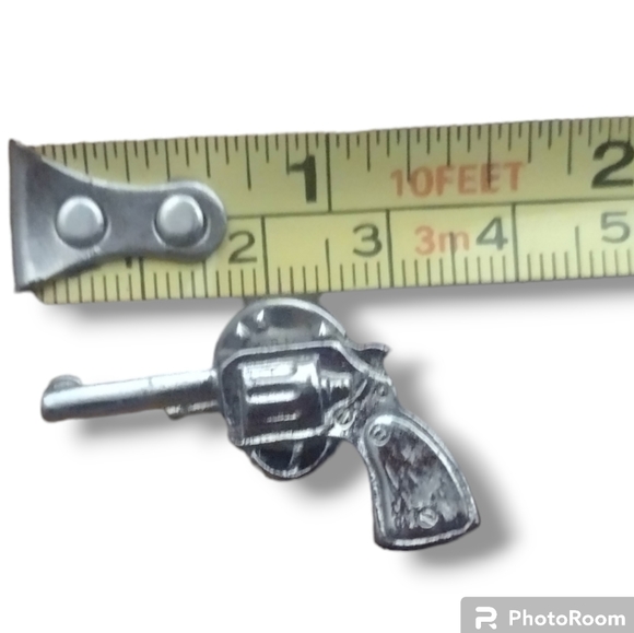 Vintage Silver Revolver Pistol Hat Lapel Pin Button - Picture 9 of 9
